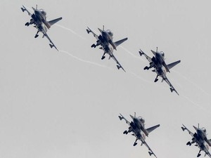 Saingi Barat, China Pamerkan Teknologi Militer dalam Airshow Terbesar