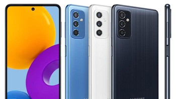 Samsung Galaxy M52 5G hadir dalam tiga pilihan warna yaitu light blue, black dan white. HP ini dijual dengan harga Rp 5,4 juta. Foto: Samsung