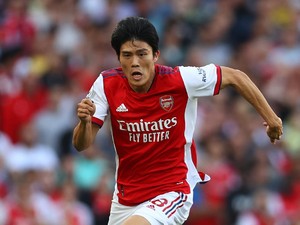 Takehiro Tomiyasu Sugoi Banget di Arsenal!