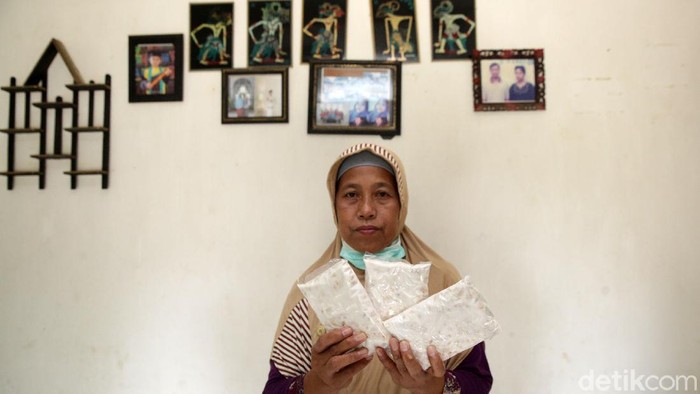 Usaha Tempe Jadi Penopang Hidup Hingga Bisa Kuliahkan 3 Anak Usaha Tempe Jadi Penopang Hidup Hingga Bisa Kuliahkan 3 Anak