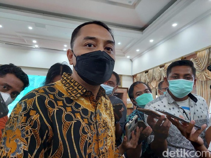 Surabaya meluncurkan wisata medis. Kunci utama agar pasien tidak memilih berobat ke luar negeri yakni dengan memberikan pelayanan kesehatan terbaik.