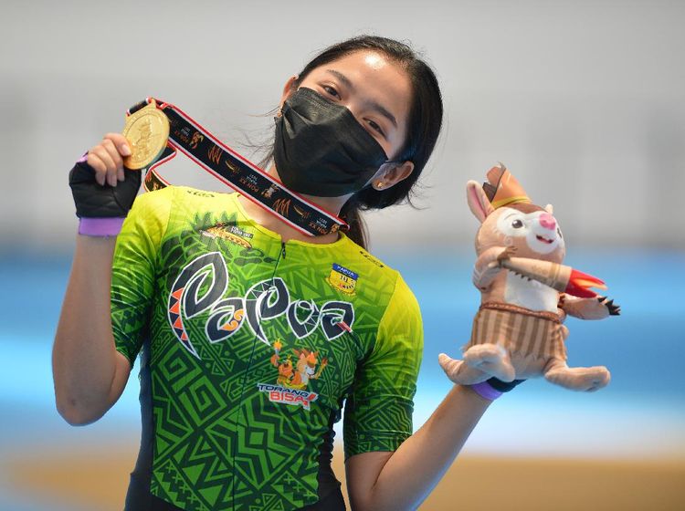 Aksi Atlet Sepatu Roda Putri Papua yang Bawa Pulang Emas di PON 2020