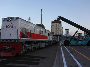 Mengenal Apa Itu Kereta Api Logistik dan Cara Cek Tarif Kirim Paket