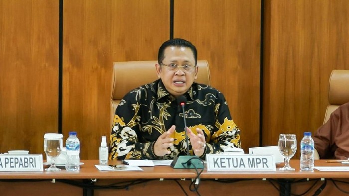 Bamsoet Puji Purnawirawan TNI-Polri Dukung Amandemen UUD