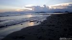 Berburu Matahari Terbenam di Pantai Sebalang Lampung