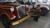 Nantinya, mobil listrik klasik itu akan dioperasikan sebagai transportasi wisatawan dalam menikmati rute wisata jarak pendek di Kota Solo.