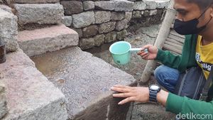 Batu Astadikpalaka Bukti Candi Tribhuwana Tunggadewi Bangunan Suci Majapahit
