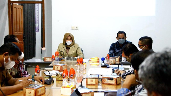 Focus group discussion (FGD) Dewan Pendidikan Makassar dengan Wawali Fatmawati Rusdi terkait kesiapan PTM. (dok. Istimewa)