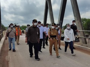 Persiapan PTM, Gubernur Kalteng Blusukan Tinjau Vaksinasi di Daerah