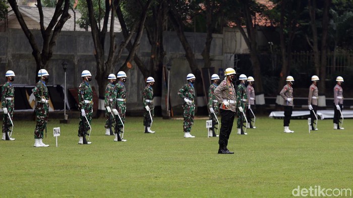 Intip Persiapan TNI-Polri Jelang Upacara Hari Kesaktian Pancasila Pasukan TNI-Polri menggelar gladi kotor jelang pelaksanaan upacara Hari Kesaktian Pancasila. Kegiatan itu digelar di kawasan Museum Pancasila Sakti.