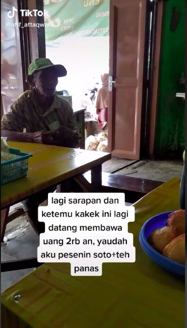 Bawa Uang Rp 2.000 saat Makan Soto, Kakek Ini Ditraktir Makan