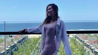 Karen Nijsen kini dipilih jadi brand ambassador sebuah produk jamu kenamaan Indonesia. (Foto: dok. Instagram @karennijsen)  