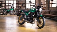 Dari sisi tampilan, Kawasaki Z650RS membangkitkan banyak kenangan tentang Z650-B1. Cat dan garis-garis desainnya adalah reproduksi dari motor jadul Kawasaki itu.  Foto: Dok. Kawasaki