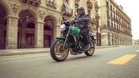 Motor ini menggendong mesin dua silinder 649 cc berpendingin cairan. Jantung pacu tersebut merupakan mesin yang sama dengan yang digunakan KAwasaki Ninja 650 dan Z650 saat ini.Foto: Dok. Kawasaki