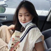 Kim Min Seo telah membintangi sejumlah film dan drama Korea antara lain Sunny, Maggie, Dalsoon’s Spring, New Year Blues, dan Save Me 2. Saat ini, dirinya bernaung dalam agensi Actor Madang seperti deretan artis cilik lainnya. Foto: dok. Instagram actress_minseo