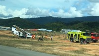 Guna mengantisipasi kekurangan pasokan BBM HSD untuk PLTD di Krayan dilakukan pengiriman dengan pesawat sehingga pasokan BBM HSD untuk ULD Krayan serta PLTD Pa Upan dan PLTD Long Layu aman. Manager PT PLN Persero UP3 Kalimantan Utara, Suparje Wardiyono mengatakan PLN pun telah berkoordinasi dengan semua pihak erutama Muspika Kecamatan Krayan untuk pengamanan pasokan BBM HSD untuk pembangkit listrik PLN. Foto: Istimewa.