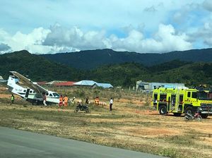 Penampakan Pesawat Kargo yang Tergelincir di Bandara Yuvai