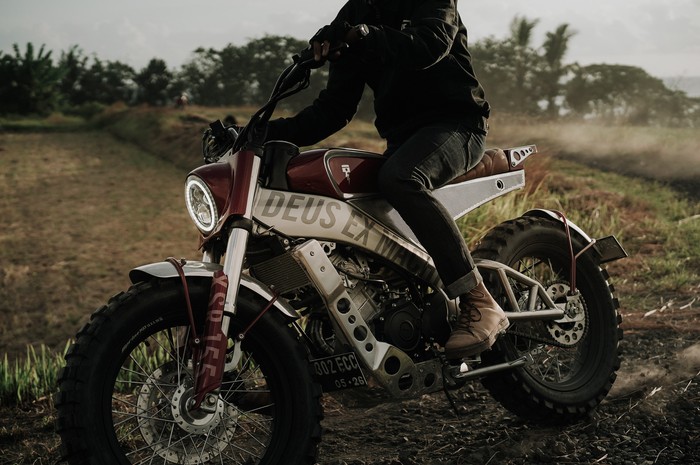 Modifikasi Yamaha XSR 155 ala Street Tracker oleh Deus Temple