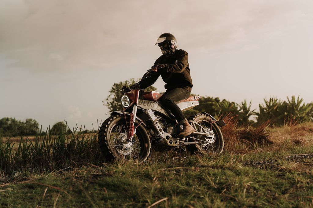 Modifikasi Yamaha XSR 155 ala Street Tracker oleh Deus Temple