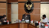 Partai NasDem dan Yayasan Syaikhona Kholil Bangkalan mengusulkan ulama Madura, Syaikhona Kholil, sebagai pahlawan nasional.