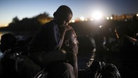 Seperti diketahui, ribuan warga Haiti ramai-ramai meninggalkan negara asal mereka untuk menuju Amerika Serikat beberapa waktu lalu. Sejumlah faktor dinilai menjadi alasan warga Haiti meninggalkan negara mereka, mulai dari situasi politik yang tak menentu usai kematian Presiden Haiti Jovenel Moise hingga gempa berkekuatan magnitudo 7,2 yang tak hanya merusak rumah-rumah warga tetapi juga menewaskan ribuan orang pada Agustus 2021 lalu. AP Photo/Felix Marquez.