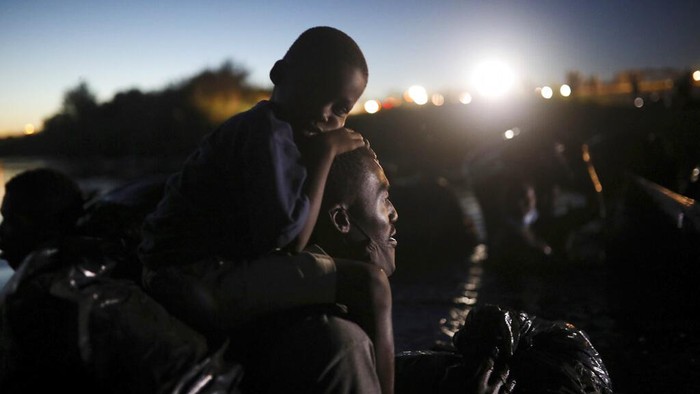 Nasib warga Haiti jadi sorotan usai AS deportasi ribuan warga negara tersebut. Terlebih situasi di Ibu Kota Haiti kian tak menentu dibayangi ancaman penculikan.