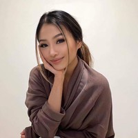 Setelah kemenangannya sebagai Miss Earth Australia 2021, Phoebe Soegiono pun menuliskan ucapan rasa syukurnya di Instagram. Selain kepada tim, ia tak lupa berterima kasih kepada keluarga juga netizen yang memberi dukungan dan komunitas Indonesia. Foto: Instagram @phoebesoegiono