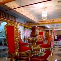 Adapun nuansa klasik menjadi tema utama desain interior sehingga menghadirkan suasana bak istana. (Foto: YouTube/BoyWilliam)