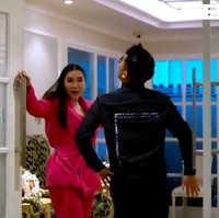 Rumah Natasha Vinskin diangkat di salah satu episode Di Balik Pintu yang tayang di YouTube Boy William. Saking uniknya, Boy sampai terkejut. (Foto: YouTube/BoyWilliam)