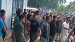 Momen Warga Aceh Ngamuk di Lokasi Vaksin-Pukul Dokter Wanita