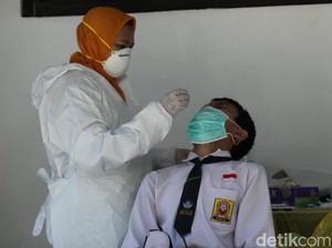 Siswa SMP di Surabaya Dites PCR Demi Cegah Klaster Sekolah Selama PTM