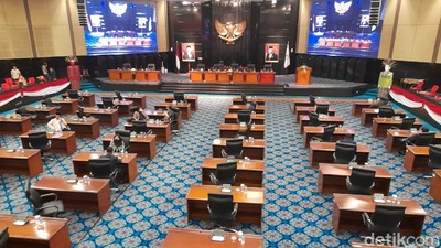 Kosongnya Paripurna Interpelasi Anies Gegara 7 Fraksi DPRD DKI Boikot Hadir