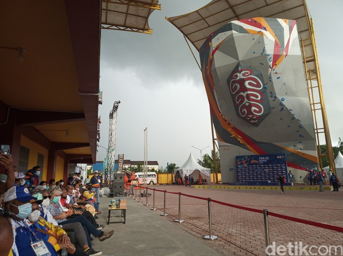 Suasana venue sebelum berantakan di hantam hujan dan angin kencang