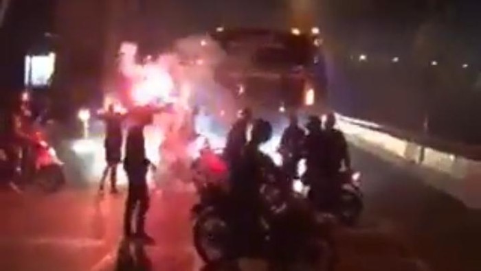 Suporter Hadang Bus Persib