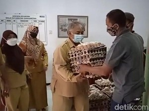 Suroto Tak Ikut Demo, Namun Telur Ayamnya Diborong Rp 19 Ribu/Kg