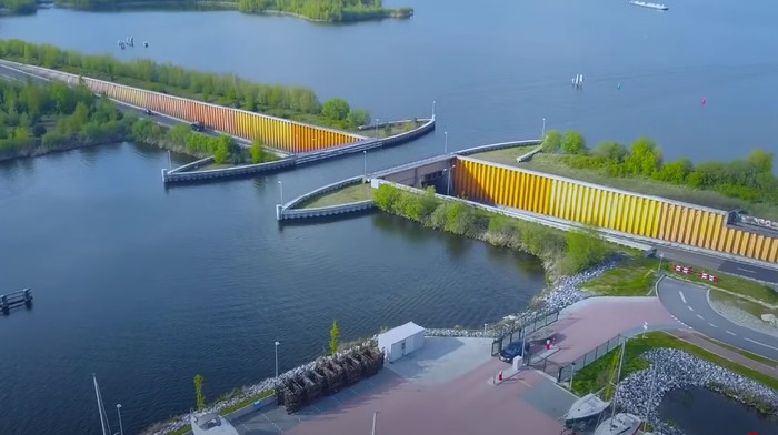 Veluwemeer Aqueduct di Belanda