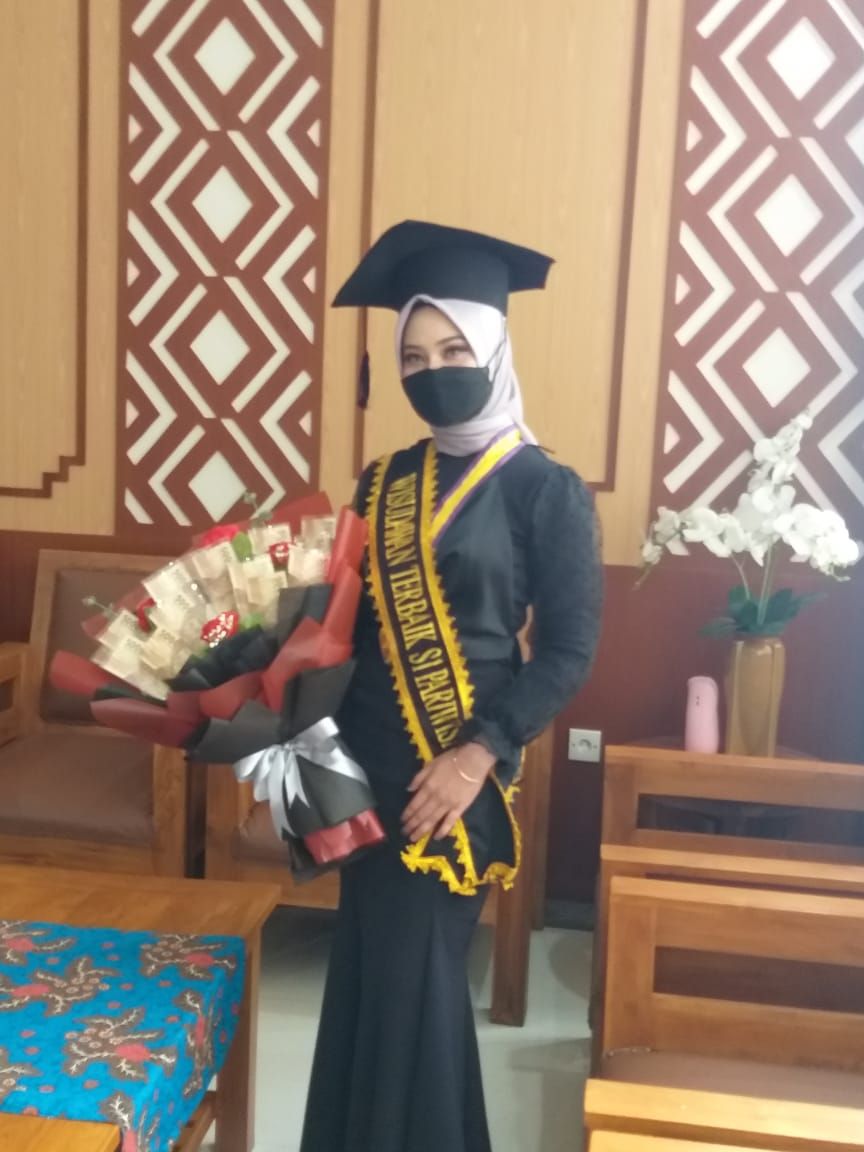 Wisuda S1 Pertama STP Mataram