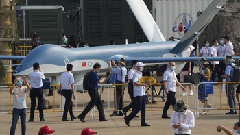 Penampakan drone CH-4 buatan China yang dipamerkan di China International Aviation and Aerospace Exhibition atau yang juga dikenal dengan sebutan Airshow China 2021.