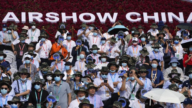 China kembali menggelar airshow usai tertunda setahun karena pandemi. Ratusan pesawat dipamerkan di sana, salah satunya pesawat amfibi terbesar di dunia.
