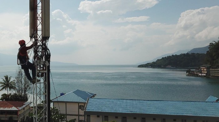 Sebanyak 70 desa di 28 kecamatan dan tujuh kabupaten yang berada di kawasan Danau Toba, Sumatera Utara, telah diselimuti 4G XL Axiata.