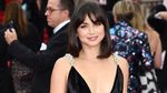 Ana de Armas Bond Girl yang Tampil Seksi Pamer Kaki