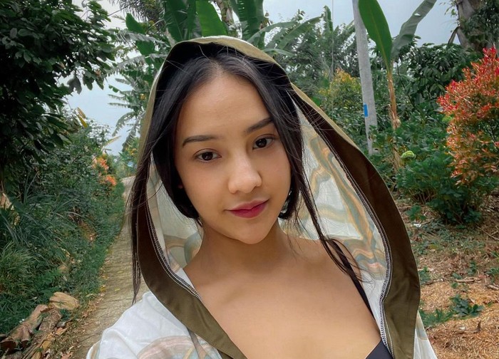Anya Geraldine Anya Geraldine