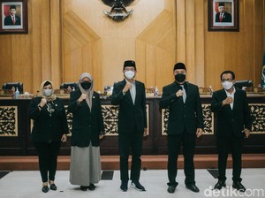 APBD-P Surabaya Rp 8,9 Triliun Disahkan, Ada Seragam Gratis Hingga Insentif Nakes
