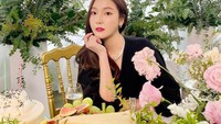 Buah-buahan yang segar dan cantik tersusun rapi dalam sajian fruit platter juga menjadi hidangan favorit Jessica Jung. Menu ini kerap dipesan oleh Jessica saat ingin mengonsumsi makanan yang lebih segar. Foto: Instagram/jessica.syj