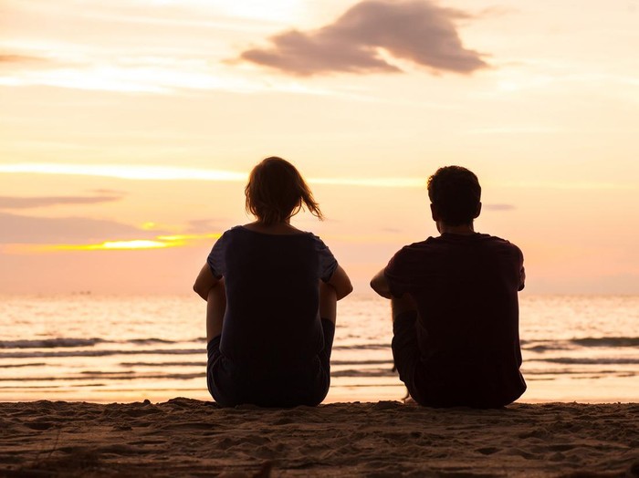 Ilustrasi pasangan Photo of romatic couple hands, walking outdoor and spending time together
