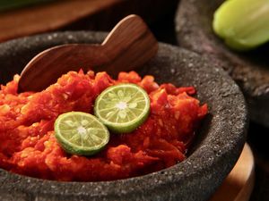 Kata Dokter Soal Makan Pedas Disebut Picu Kanker