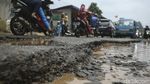 Sadis! Masih Ada Jalan Kayak Gini di Bogor