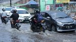 Jalanan Cirendeu Tergenang, Lalin Tersendat