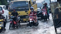Genangan disebabkan drainase yang buruk.