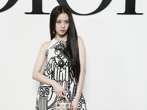 CEO Dior Siap Rekrut Jisoo BLACKPINK Bila Ditelantarkan YG, Fans Mengamini